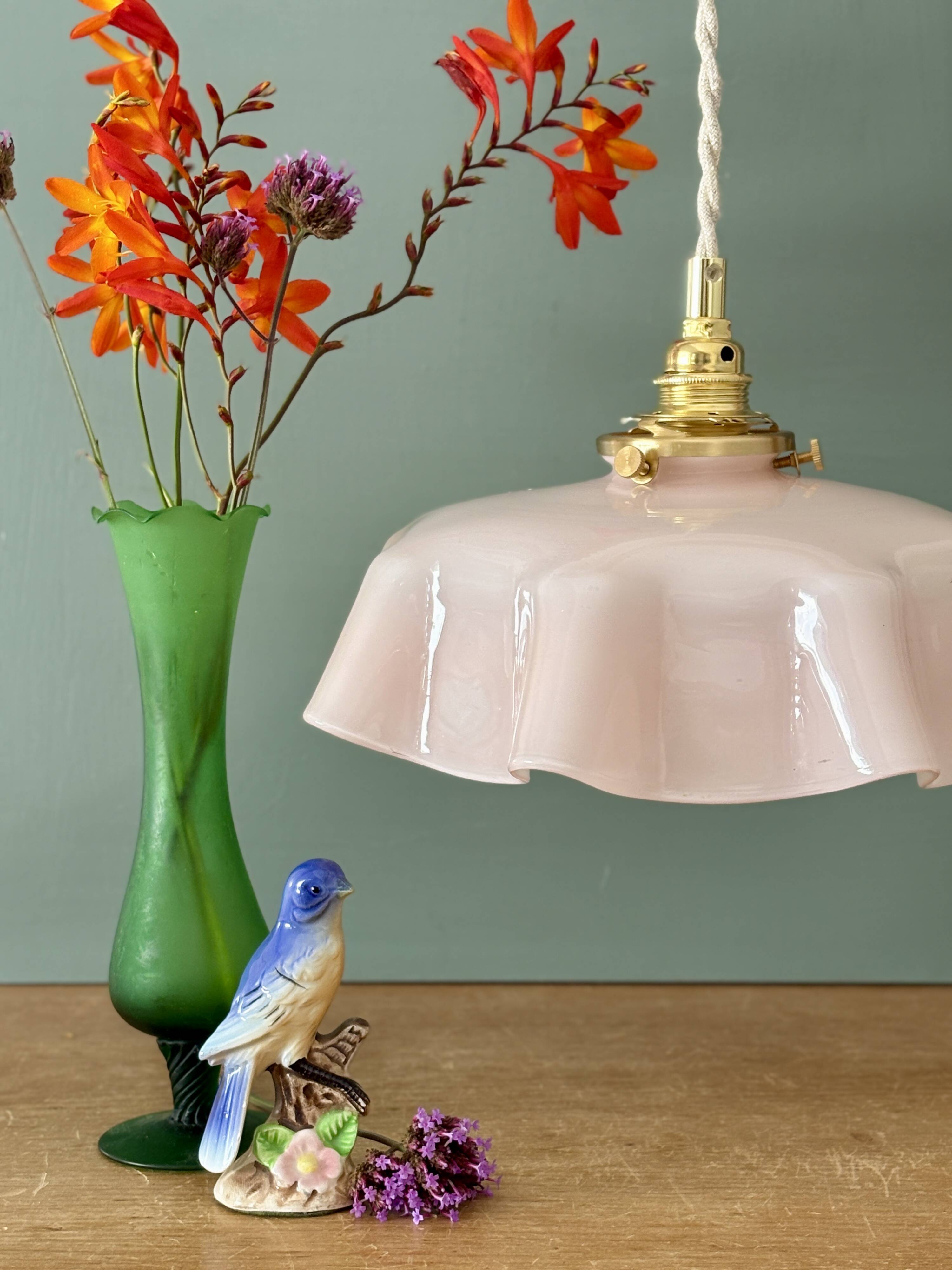 Vintage pendant light in pink opaline.