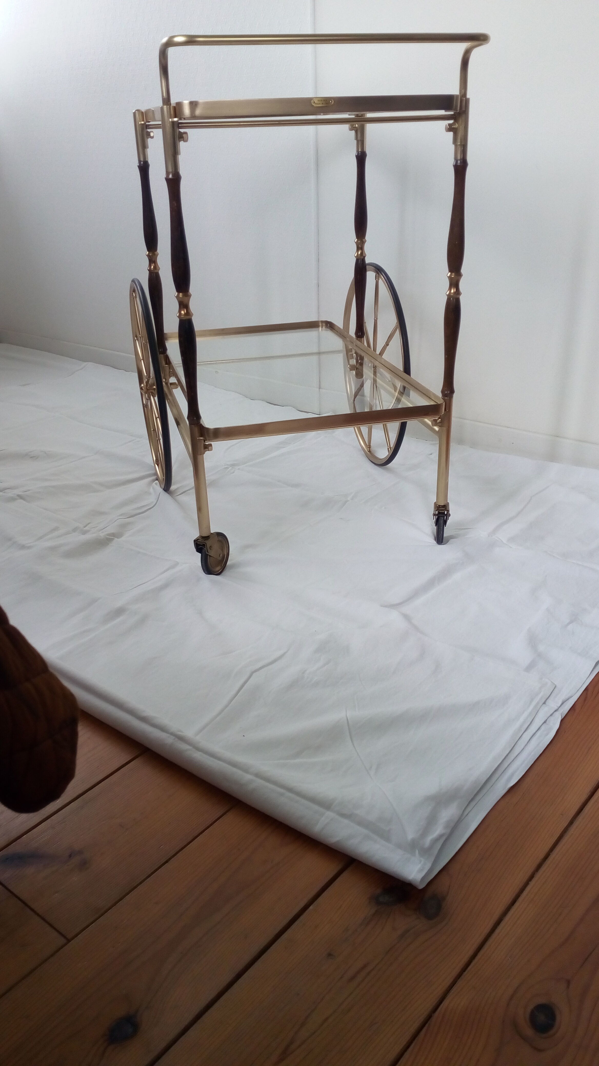 Serving table