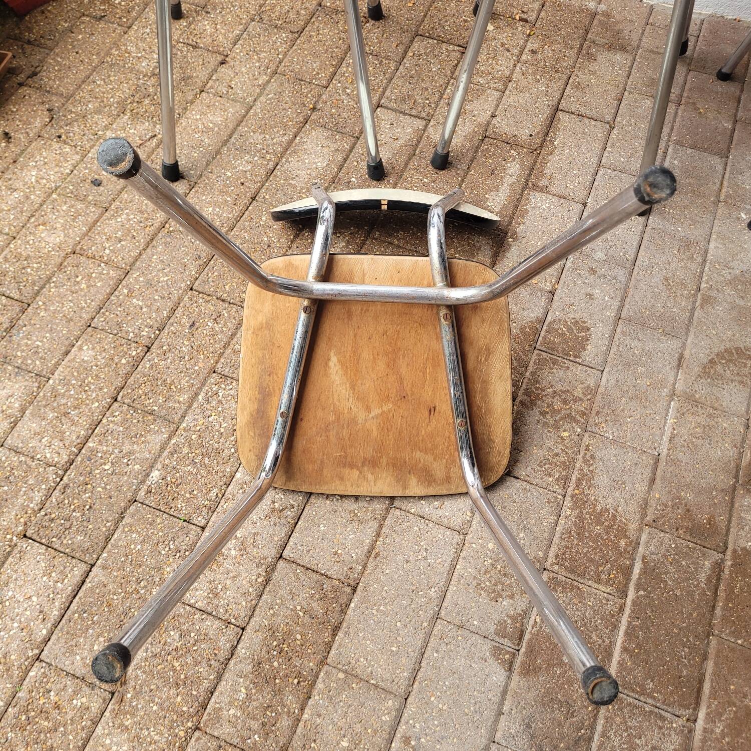 5 Red and Pale Green Formica Chairs – Vintage Retro