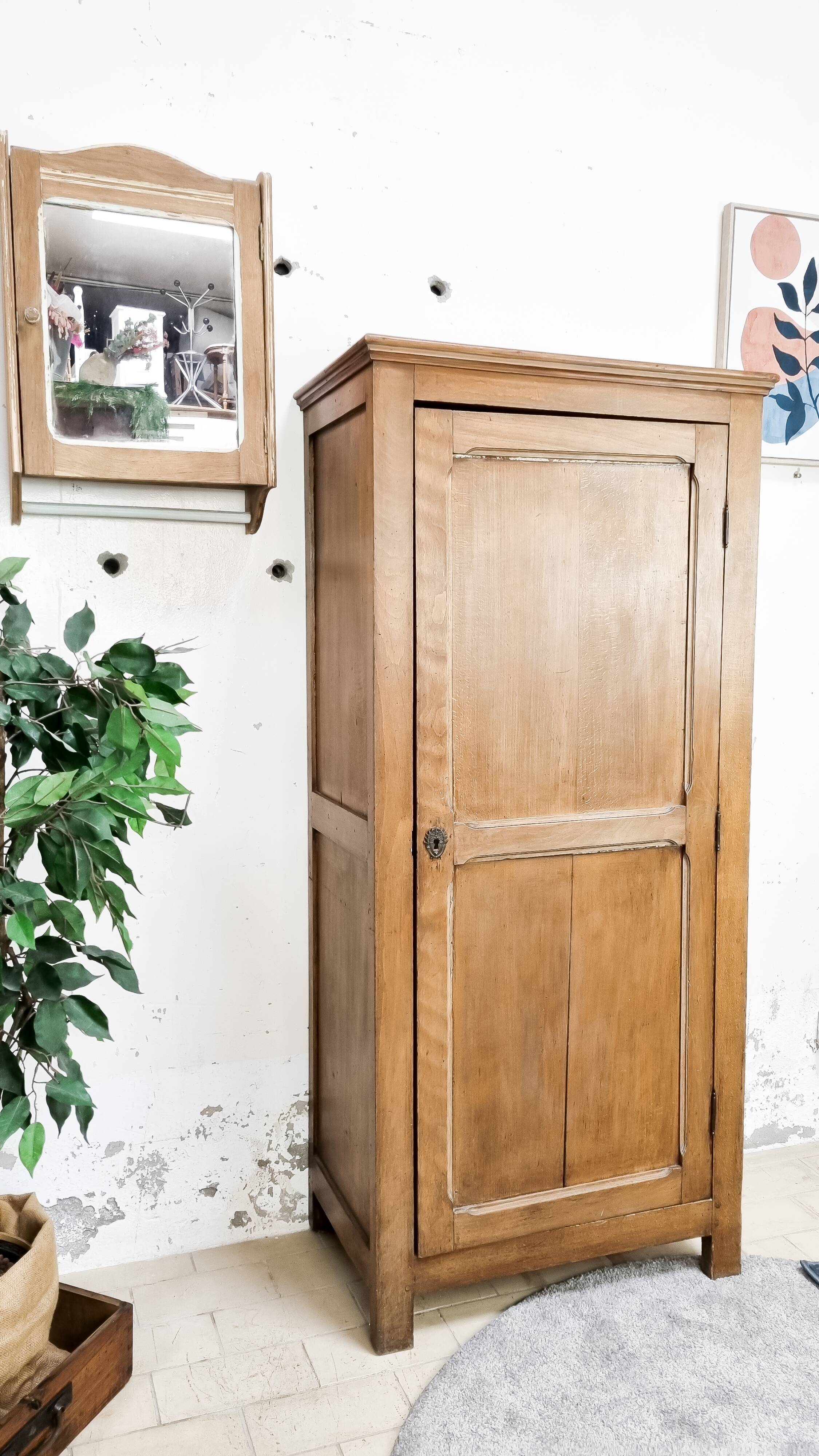 Antique bonnetière cabinet