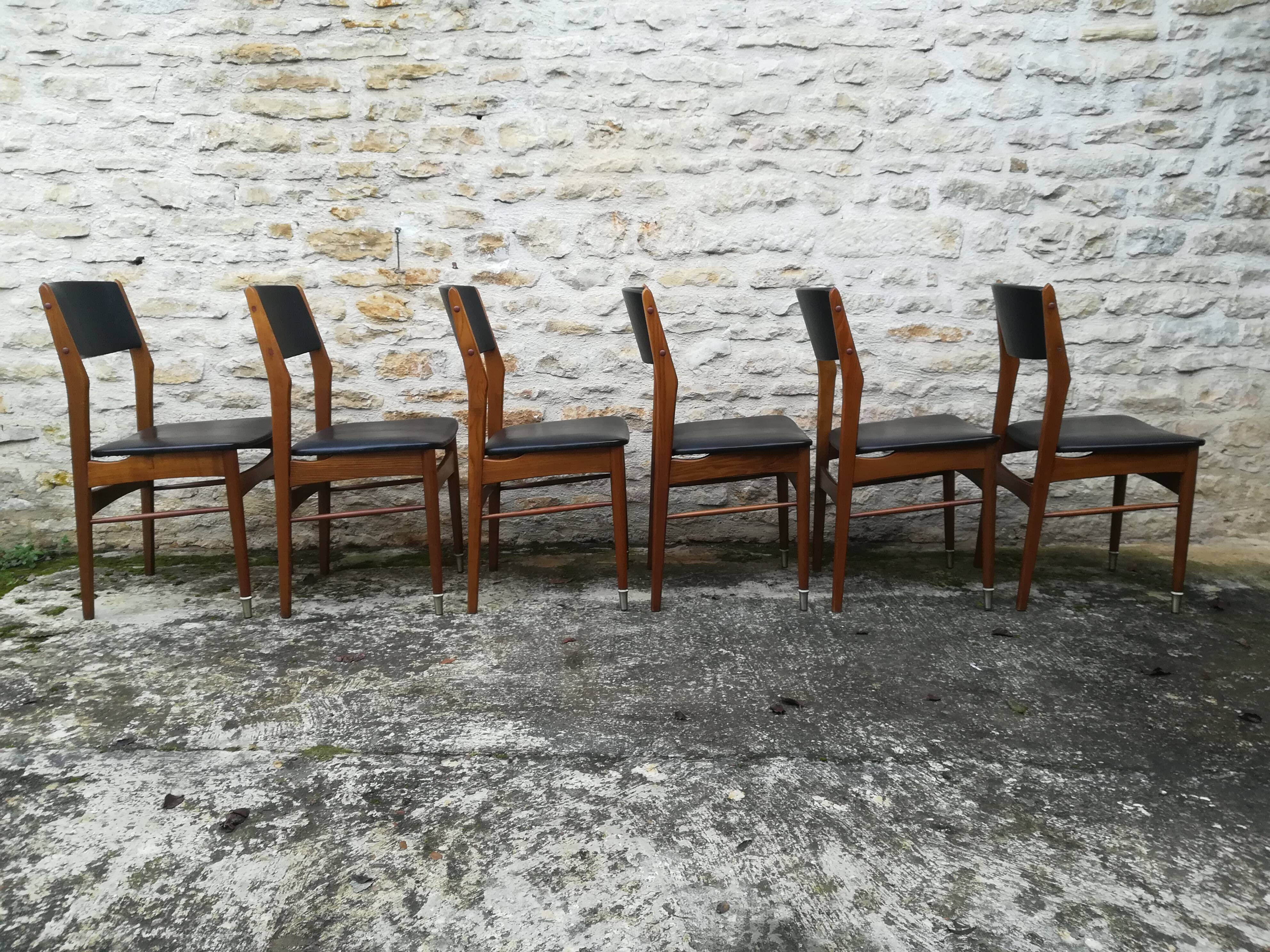 Scandinavian chairs in skaï