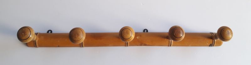 Wooden wall coat rack with 5 hooks