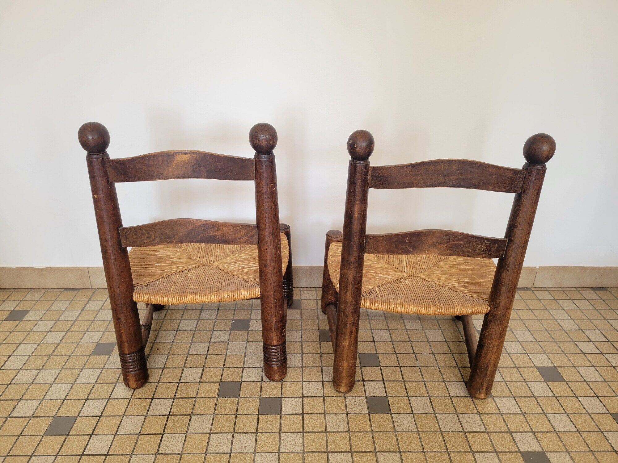 Duo de chaises de cheminée en bois et paille