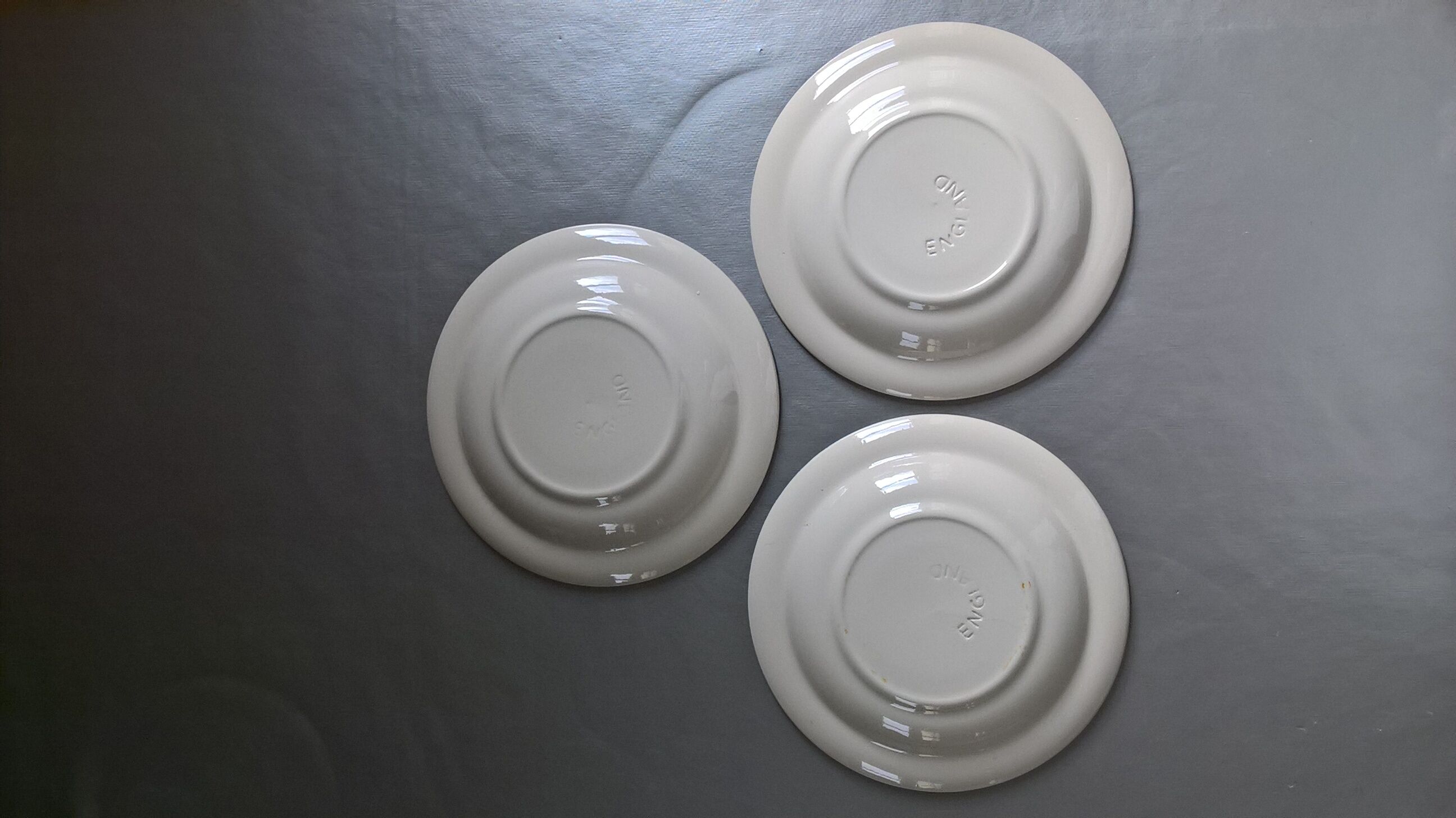 English Ironstone Tableware Ltd (EIT) "Kingswood" blue-white cups and saucers