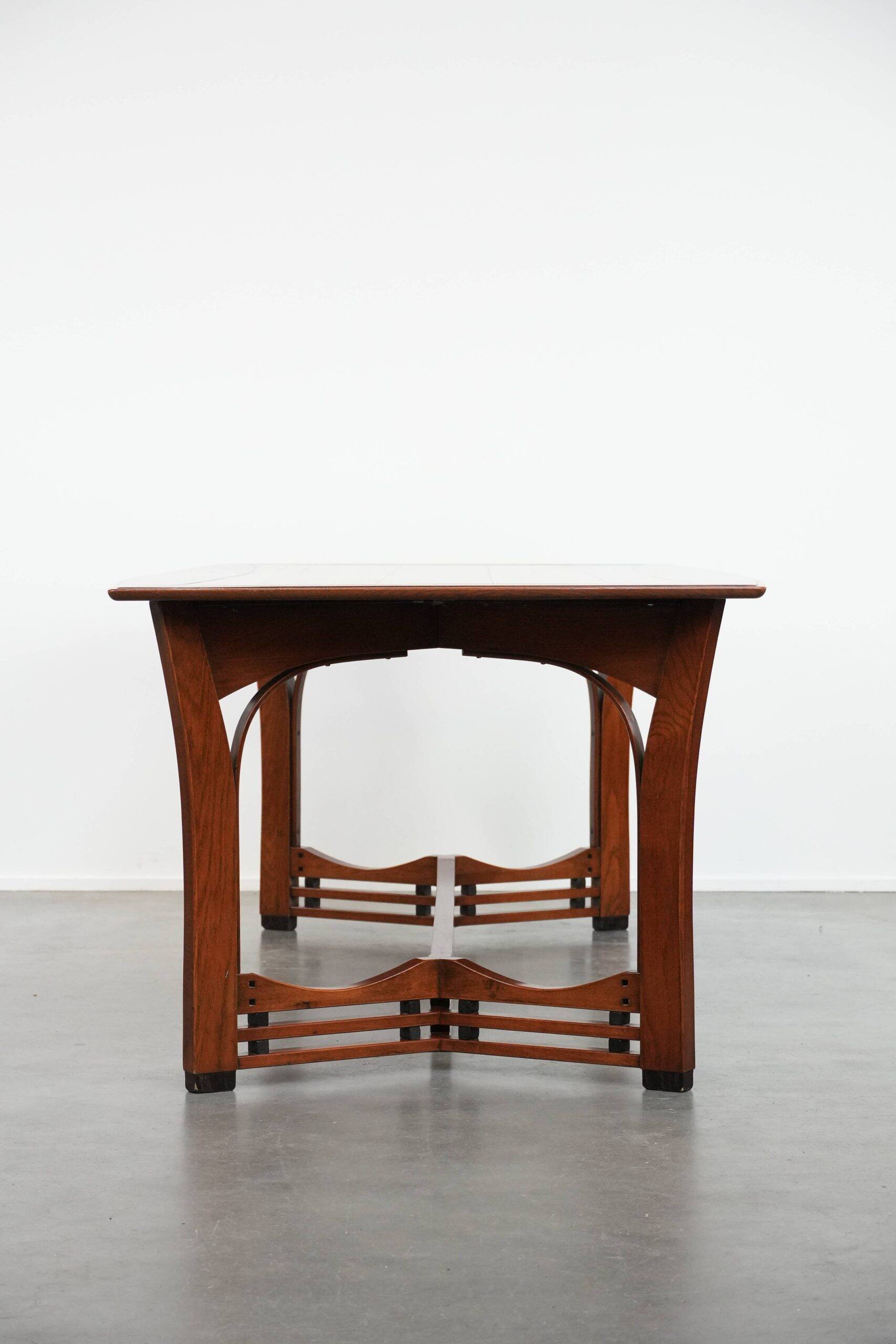 Table à manger de style Art Nouveau pour 4 à 6 personnes