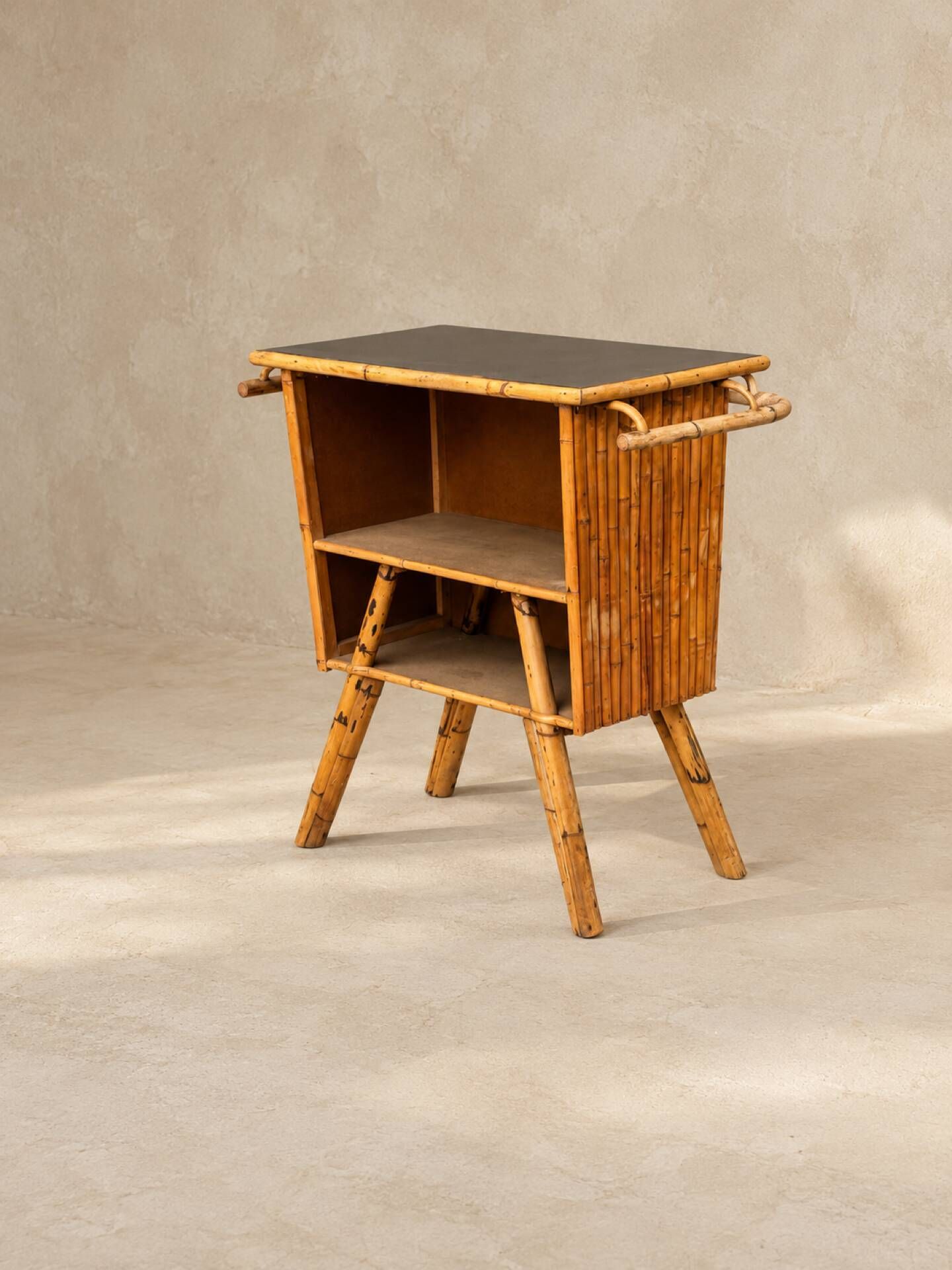 Vintage bamboo Tiki bar – 1950s-1960s