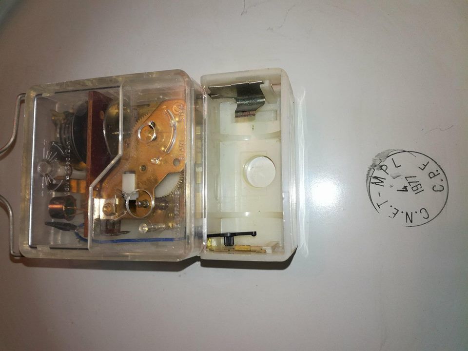 Pendulum of the post 80s