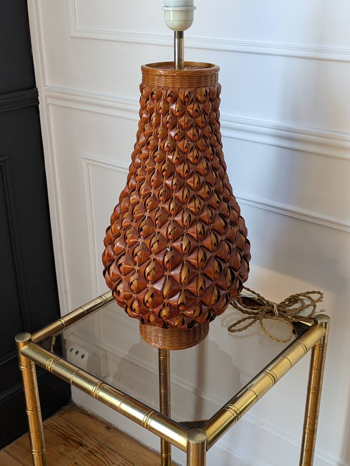 Large vintage woven lamp base in Riviera/Boho style from the 1970s.
