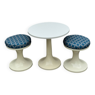 Tulip Space Age Table and 2 Stools