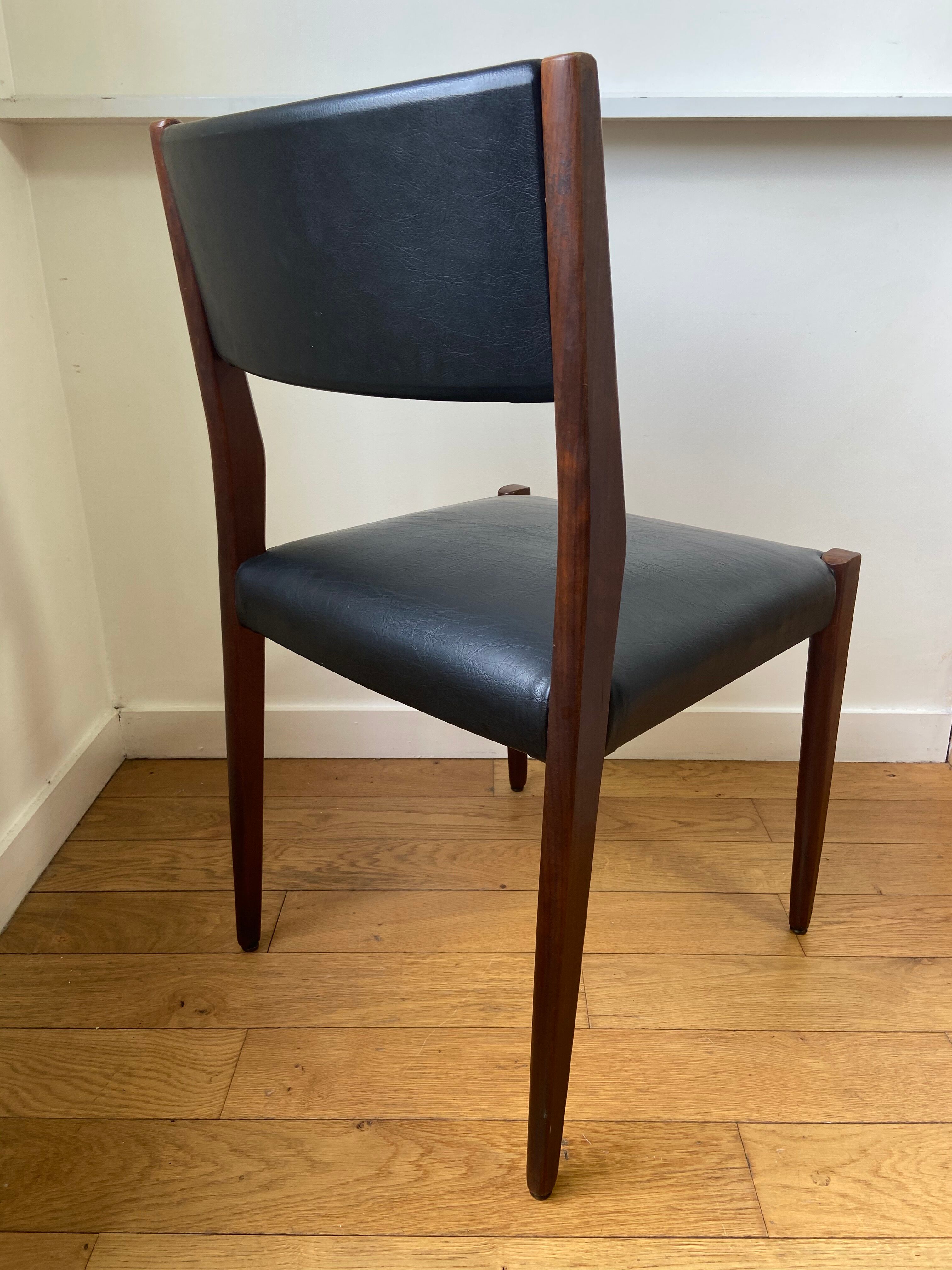 Scandinavian chair made of wood and skai