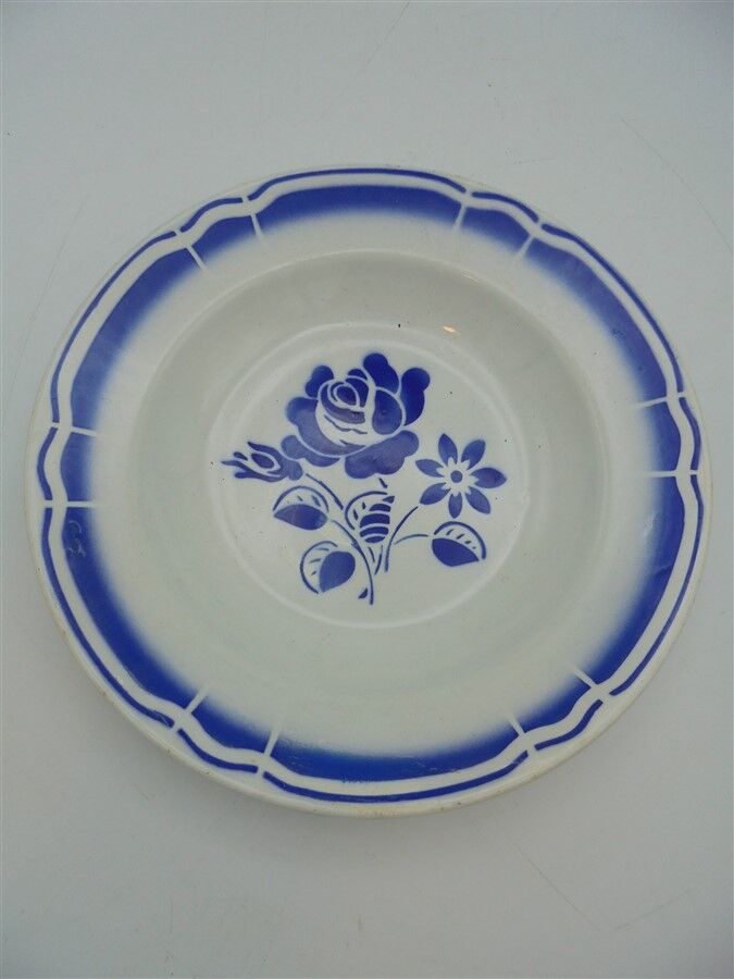 Series of 6 hollow plates