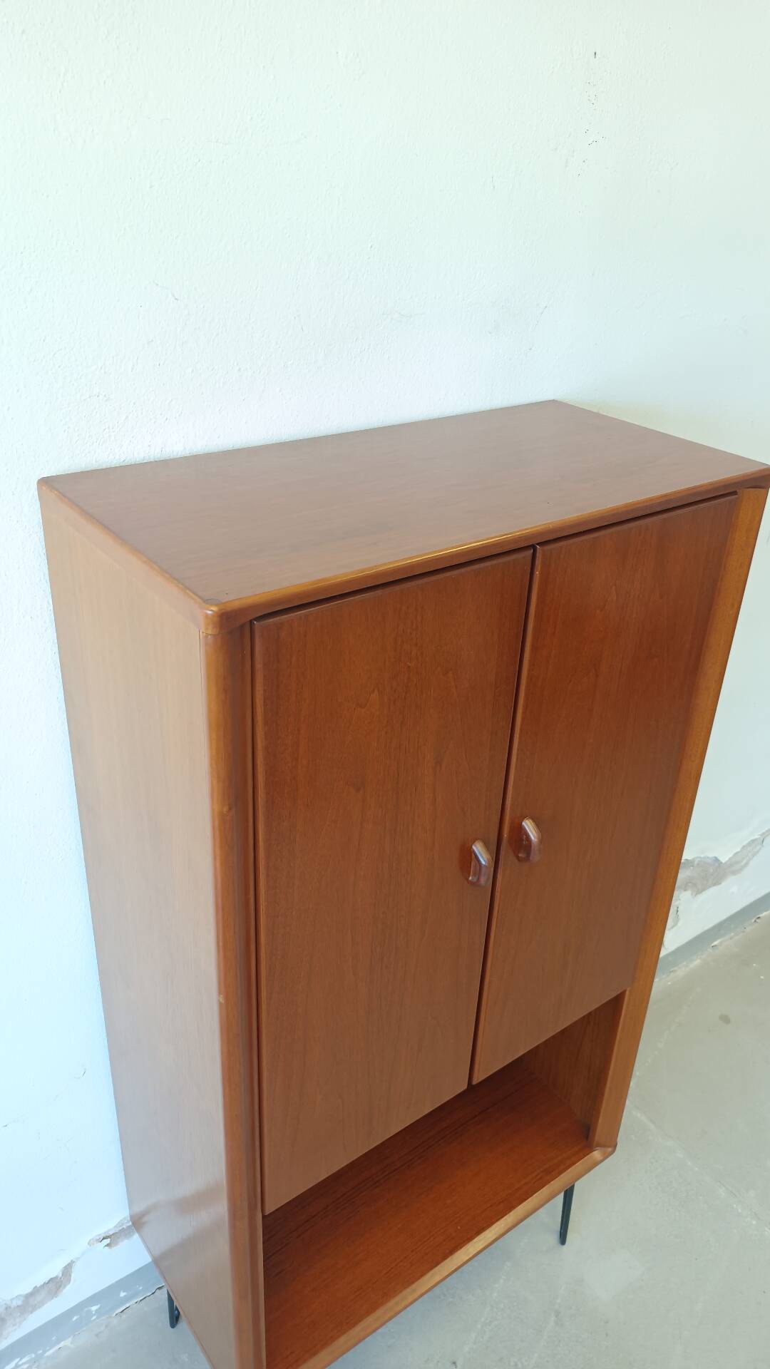 Luning teak wardrobe