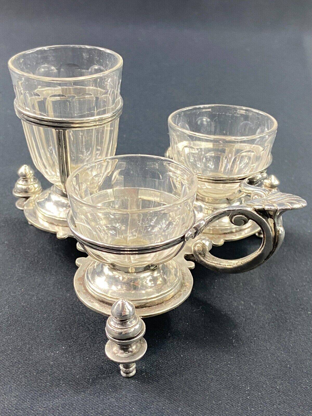 Porte salerons moutardier métal argenté et cristal XIXe décor coquille Louis XV