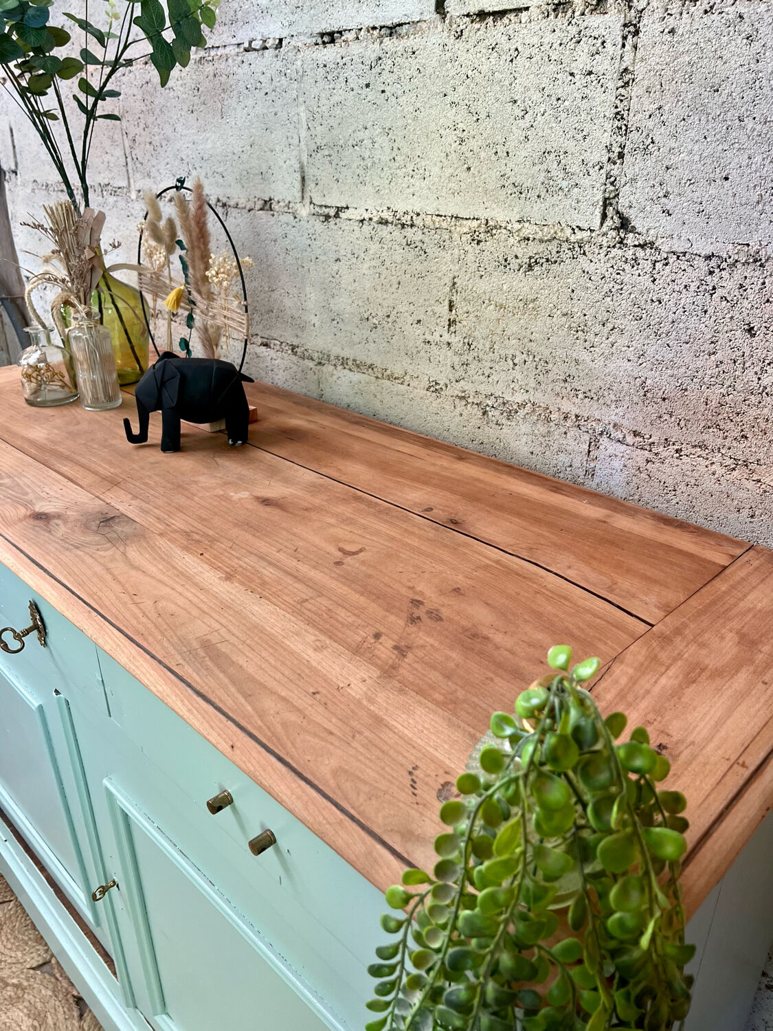 Solid wood sideboard