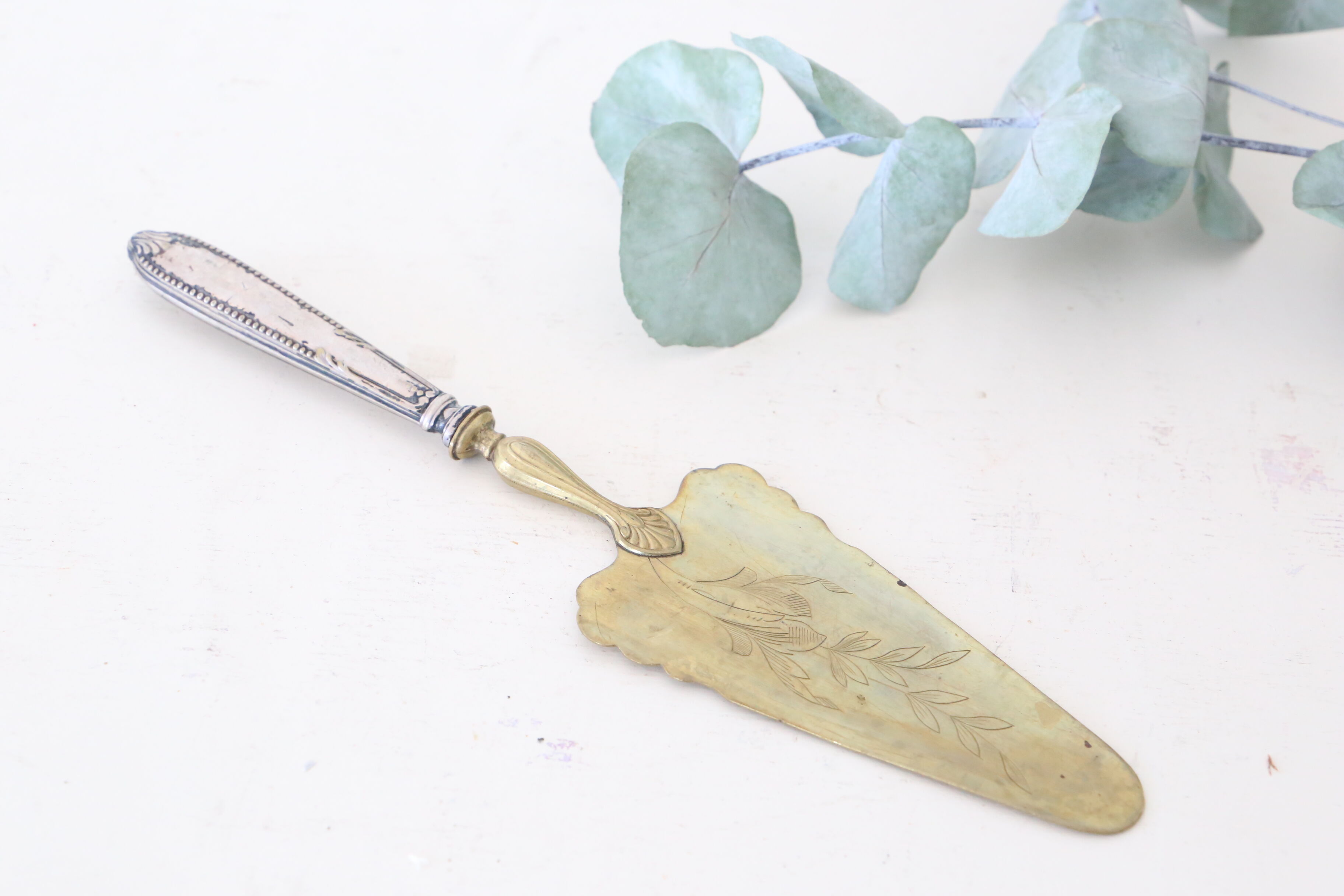 Vermeil pie shovel and silver metal, vintage