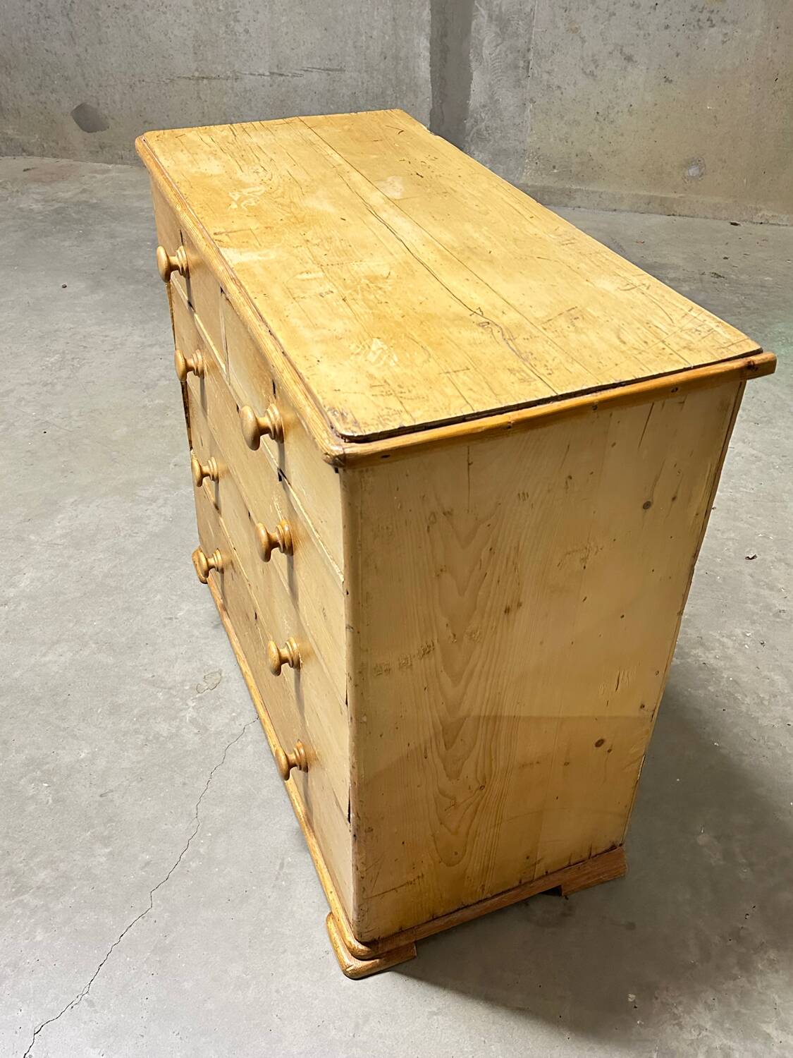 English chest of drawers