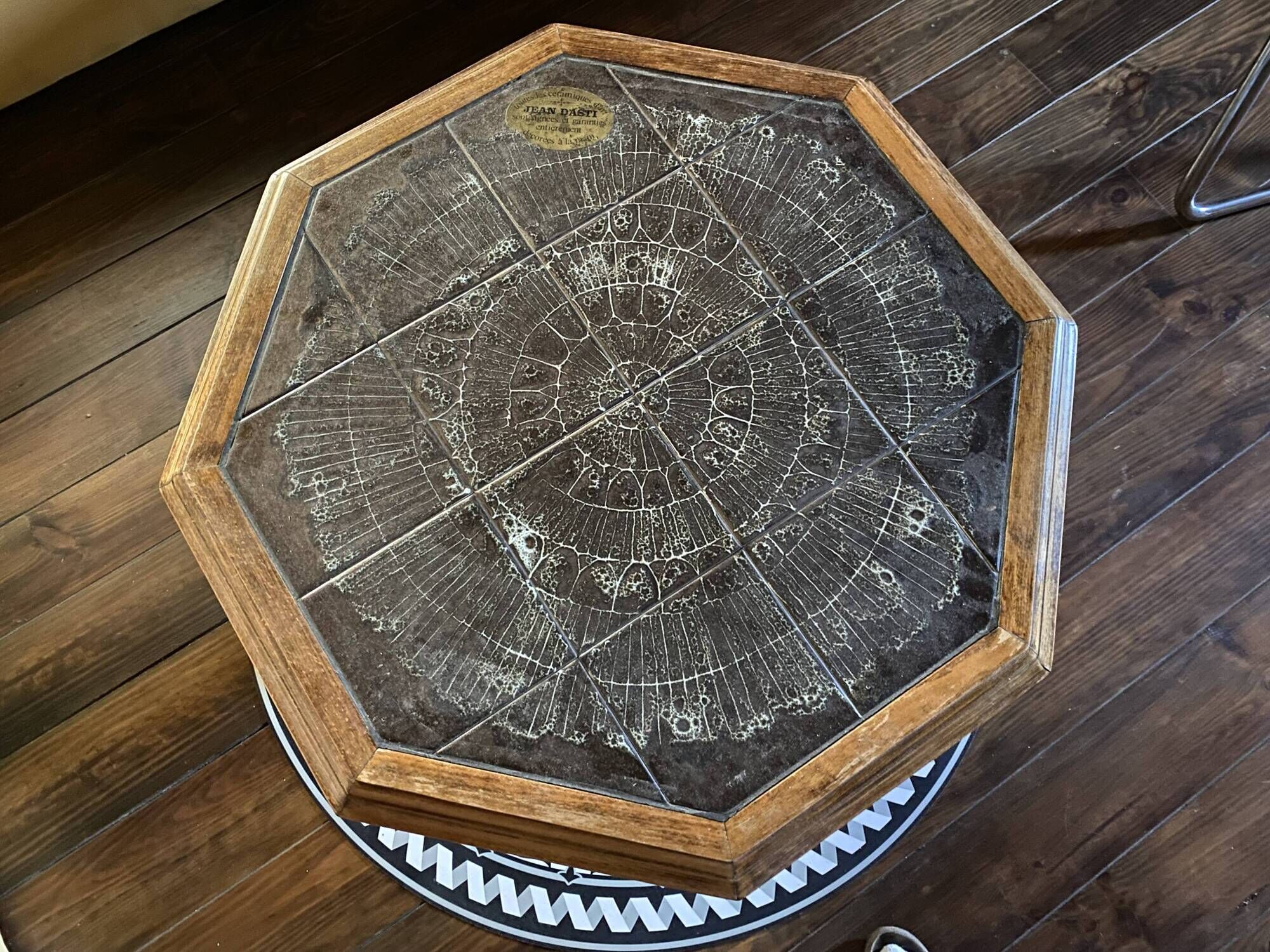 Octagonal coffee table signed by Jean D’Asti
