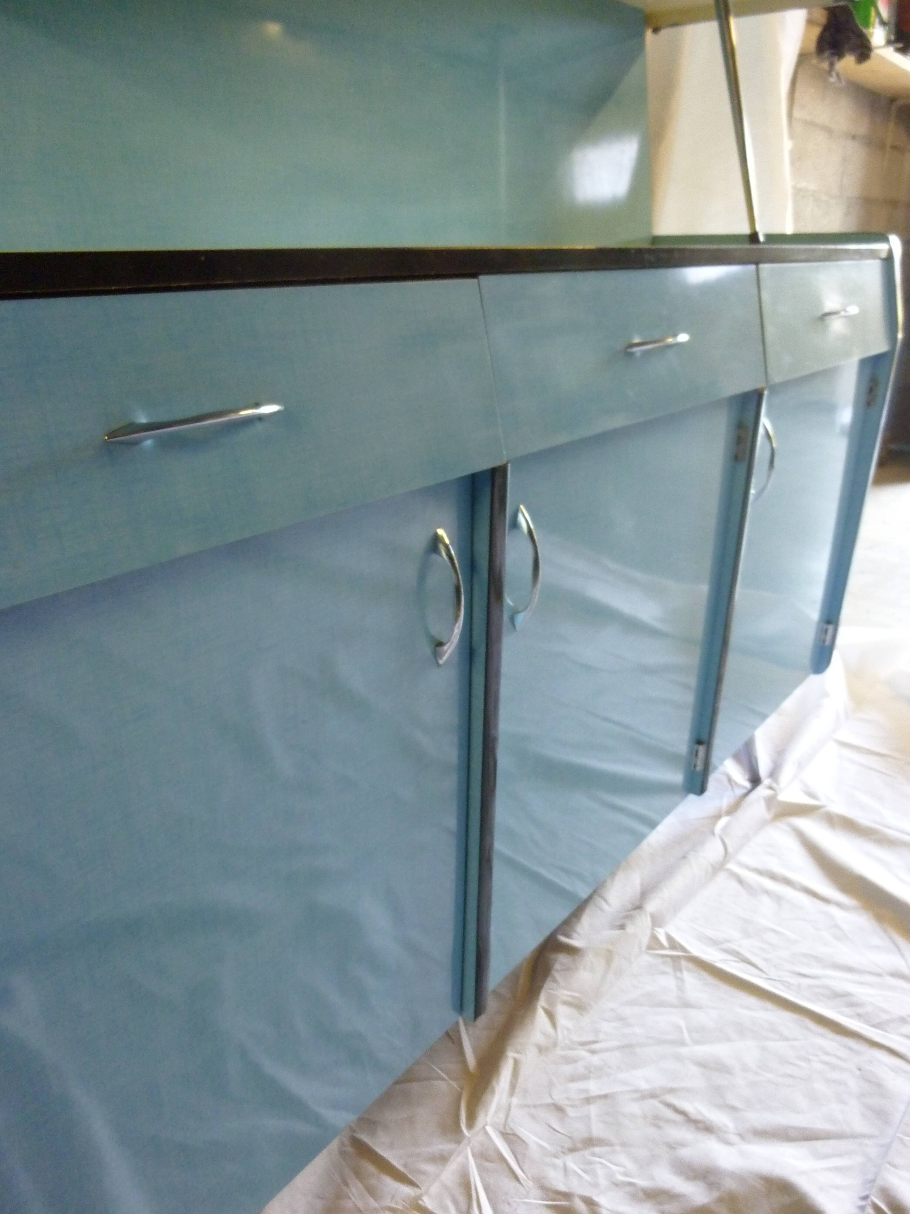 Buffet in blue and yellow formica
