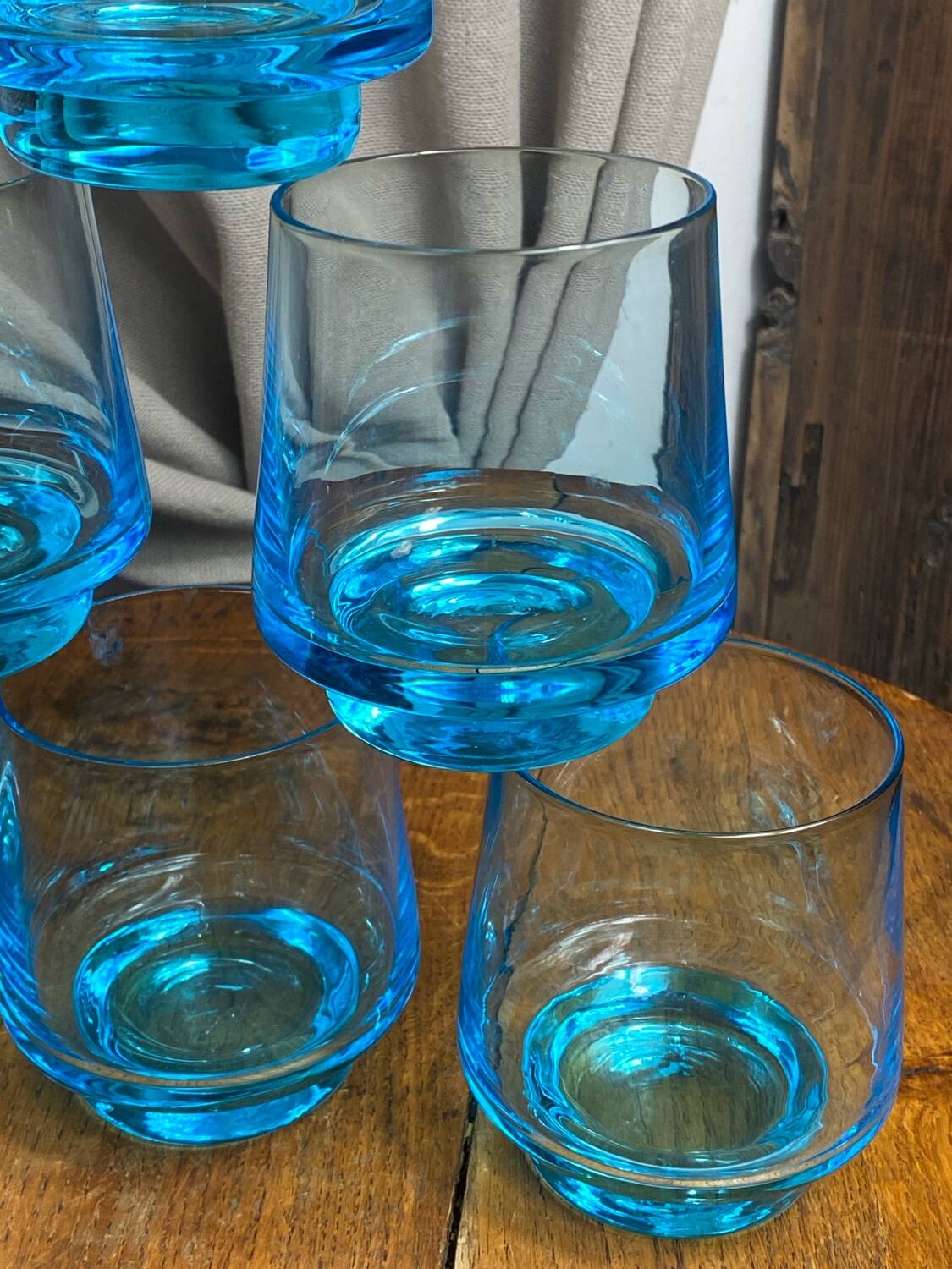 Six verres en verre bleu turquoise