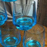 Six verres en verre bleu turquoise