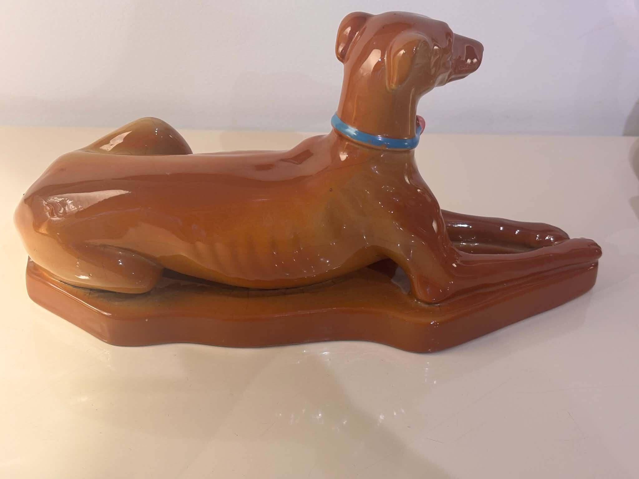Figurine lévrier