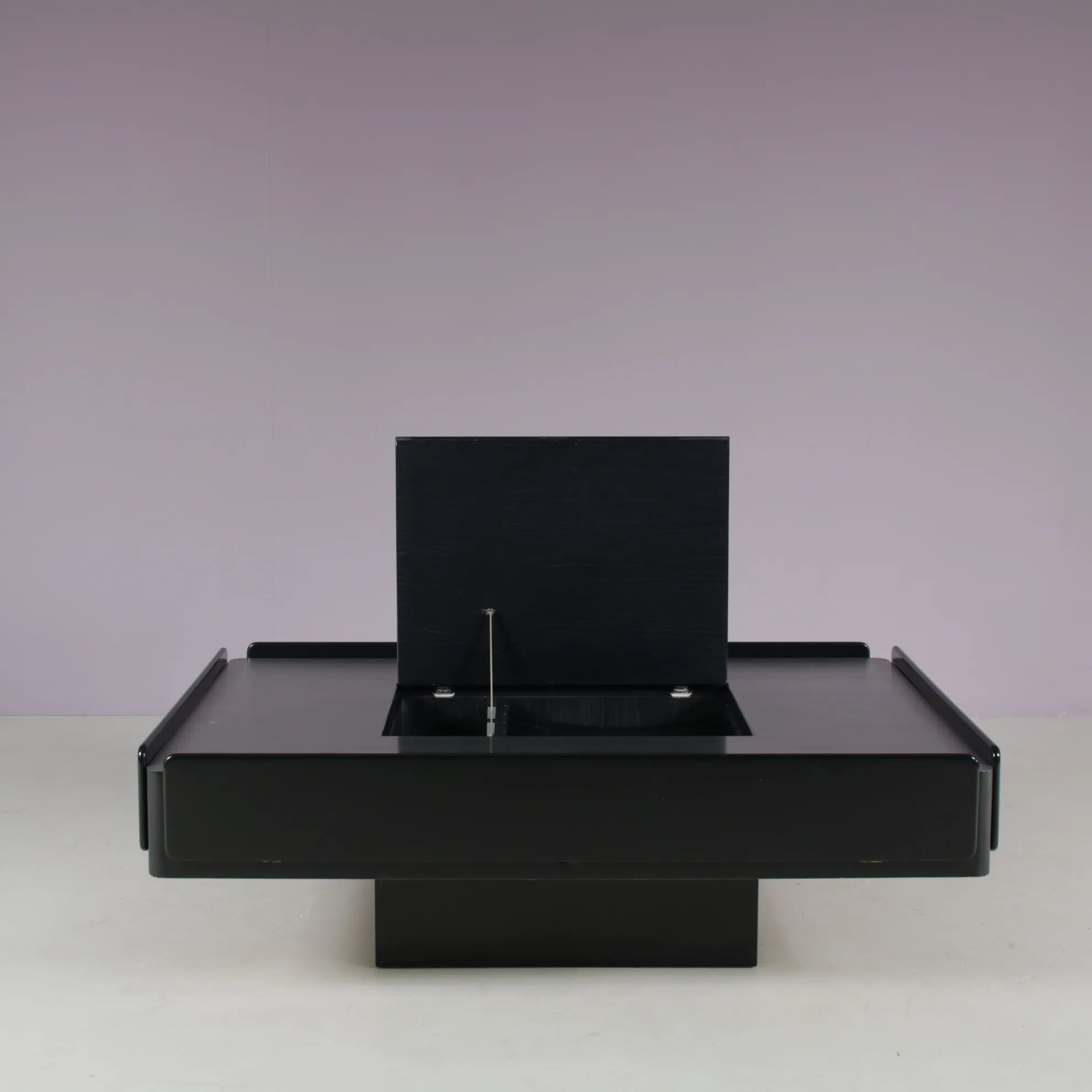 “Caori” coffee table by Vico Magistretti for Gavina, Italy 1960