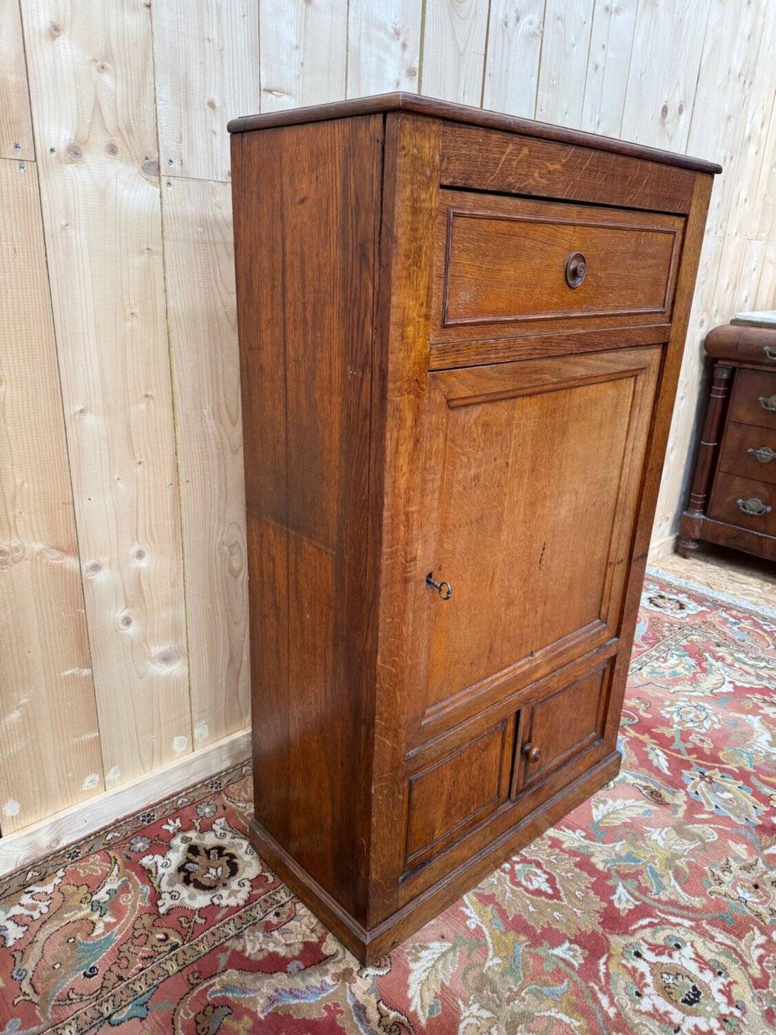 Meuble d'appoint en chêne massif – Style classique XIXe siècle