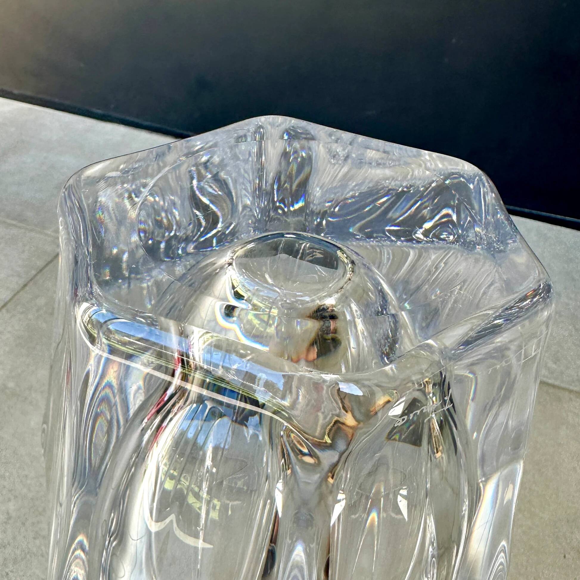 Hexagonal crystal vase by Daum France – 35 cm – Made in France