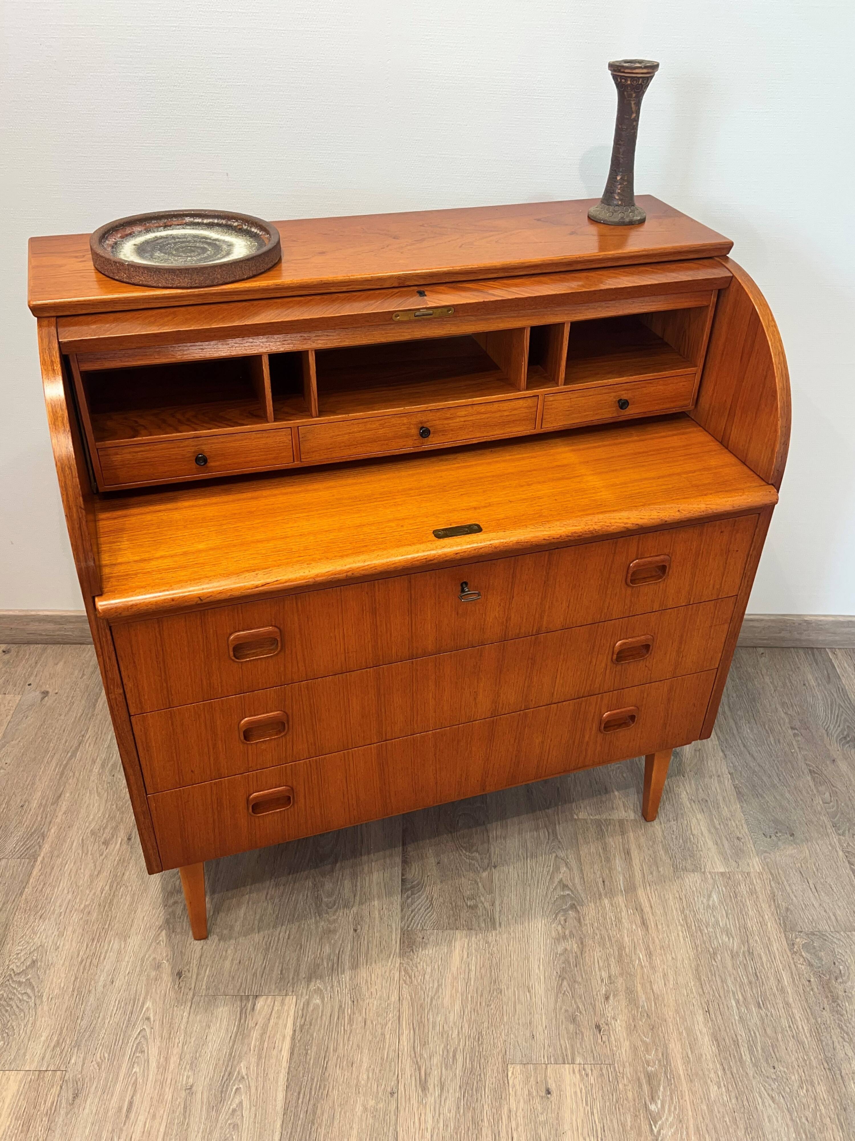 Rare Scandinavian curved secretary from Sweden.