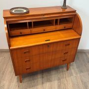 Rare secrétaire scandinave galbé origine Suède