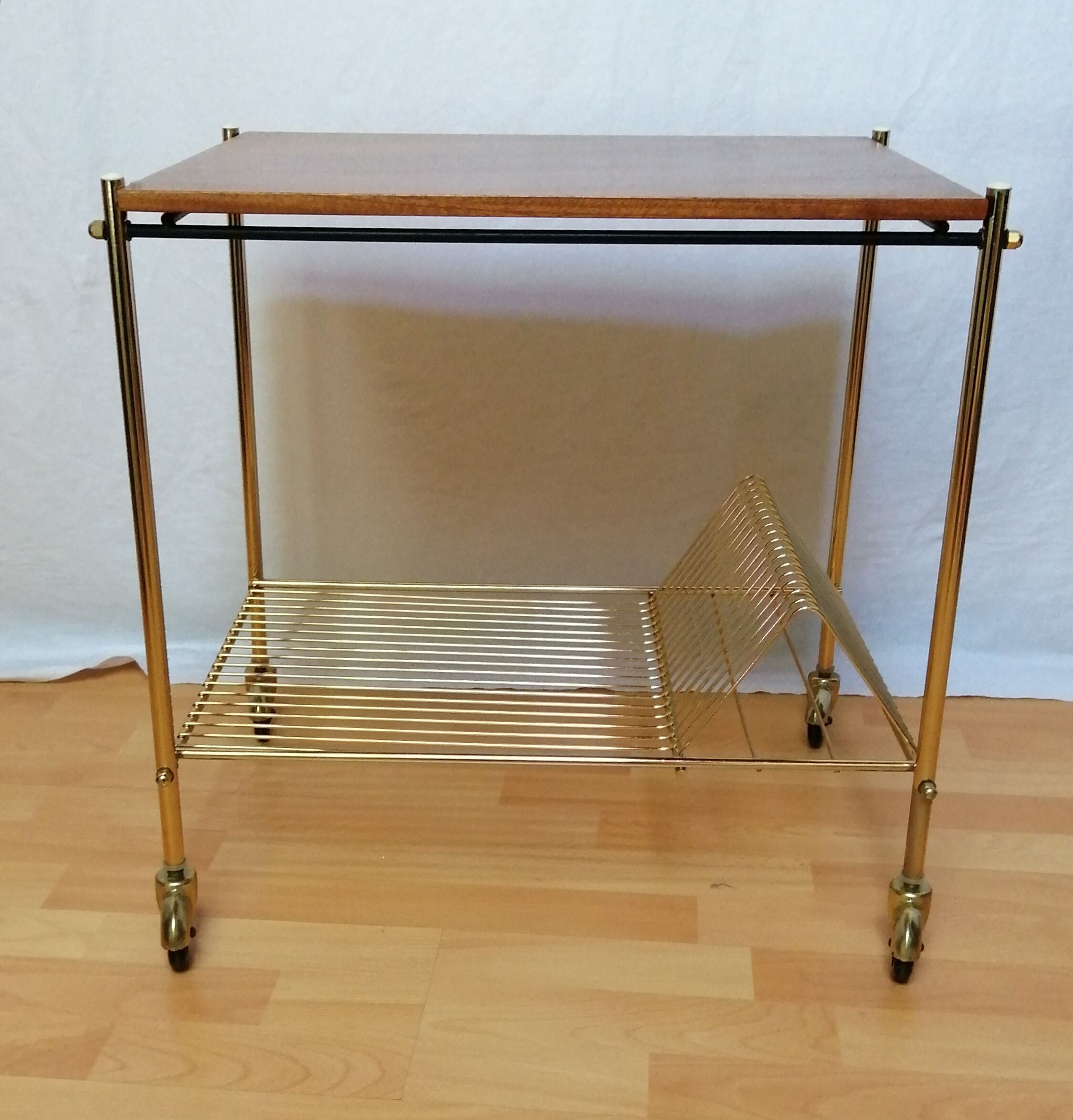 Vintage service range vinyls in teak France 1960
