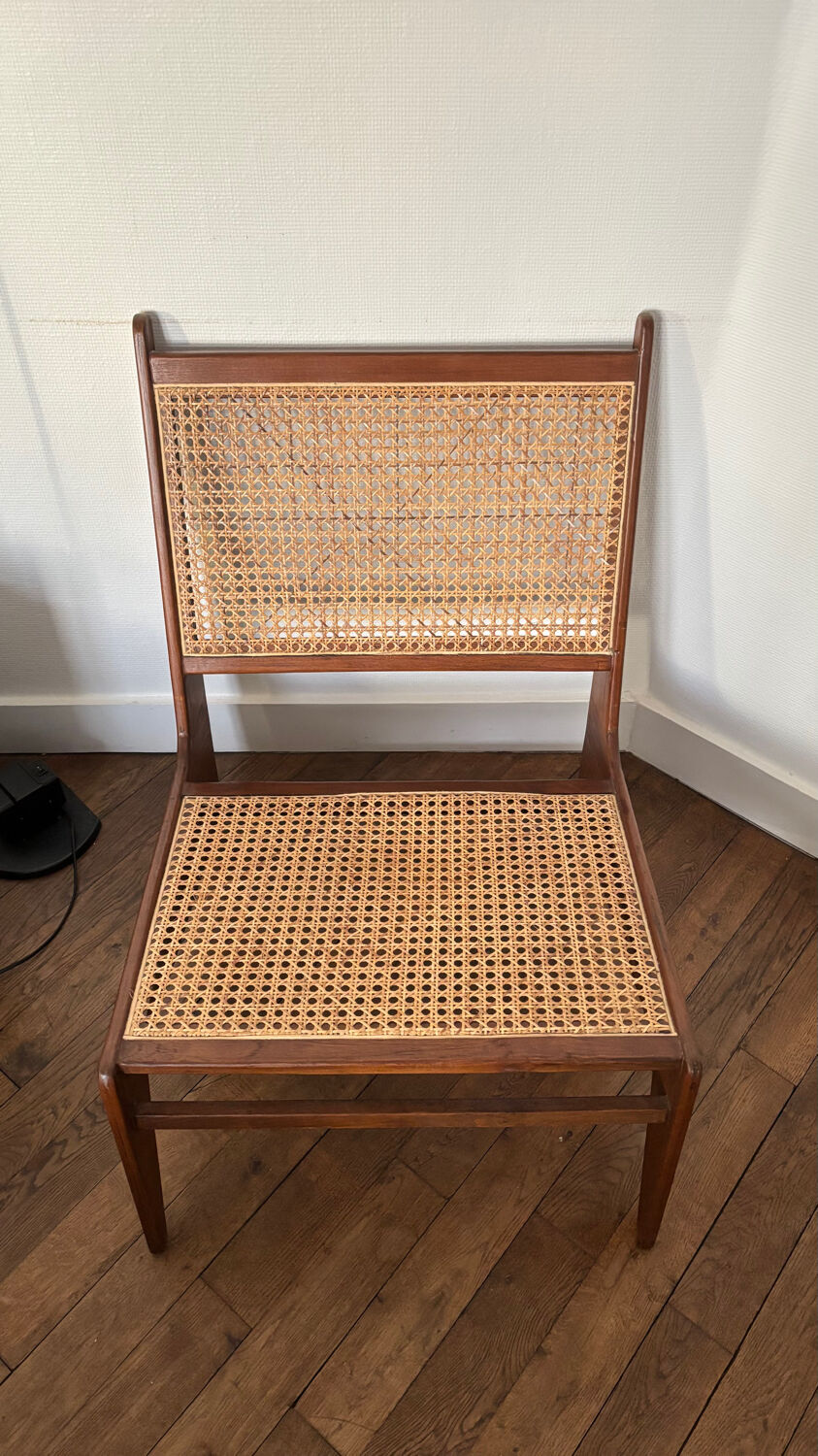 Kangaroo-style armchair by Jeanneret