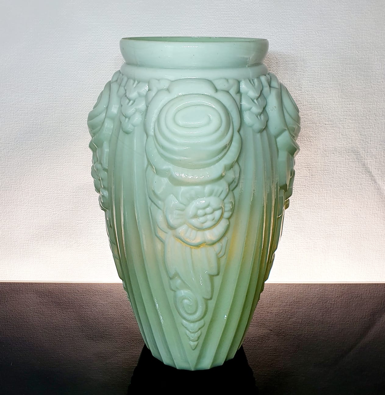 Vase en opaline Art Deco