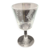 Aperitif glasses with chiseled pattern of ears of corn and flowers