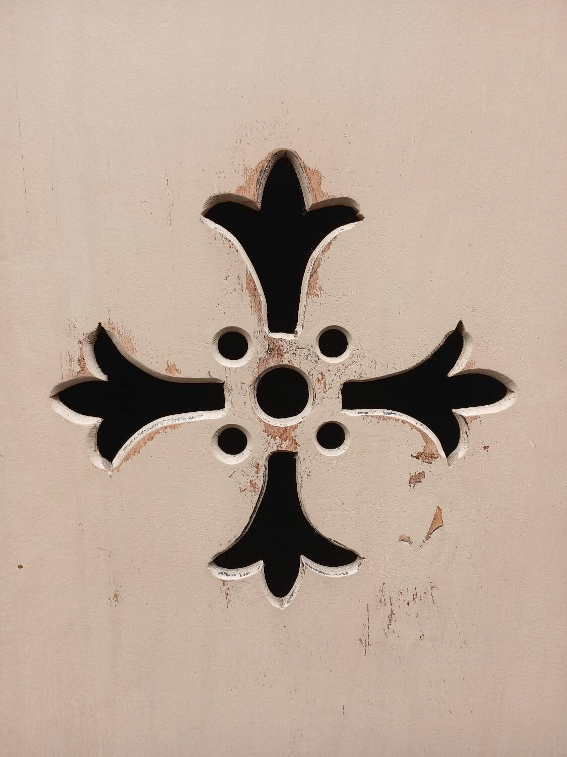 Bonnetière en bois très ancienne