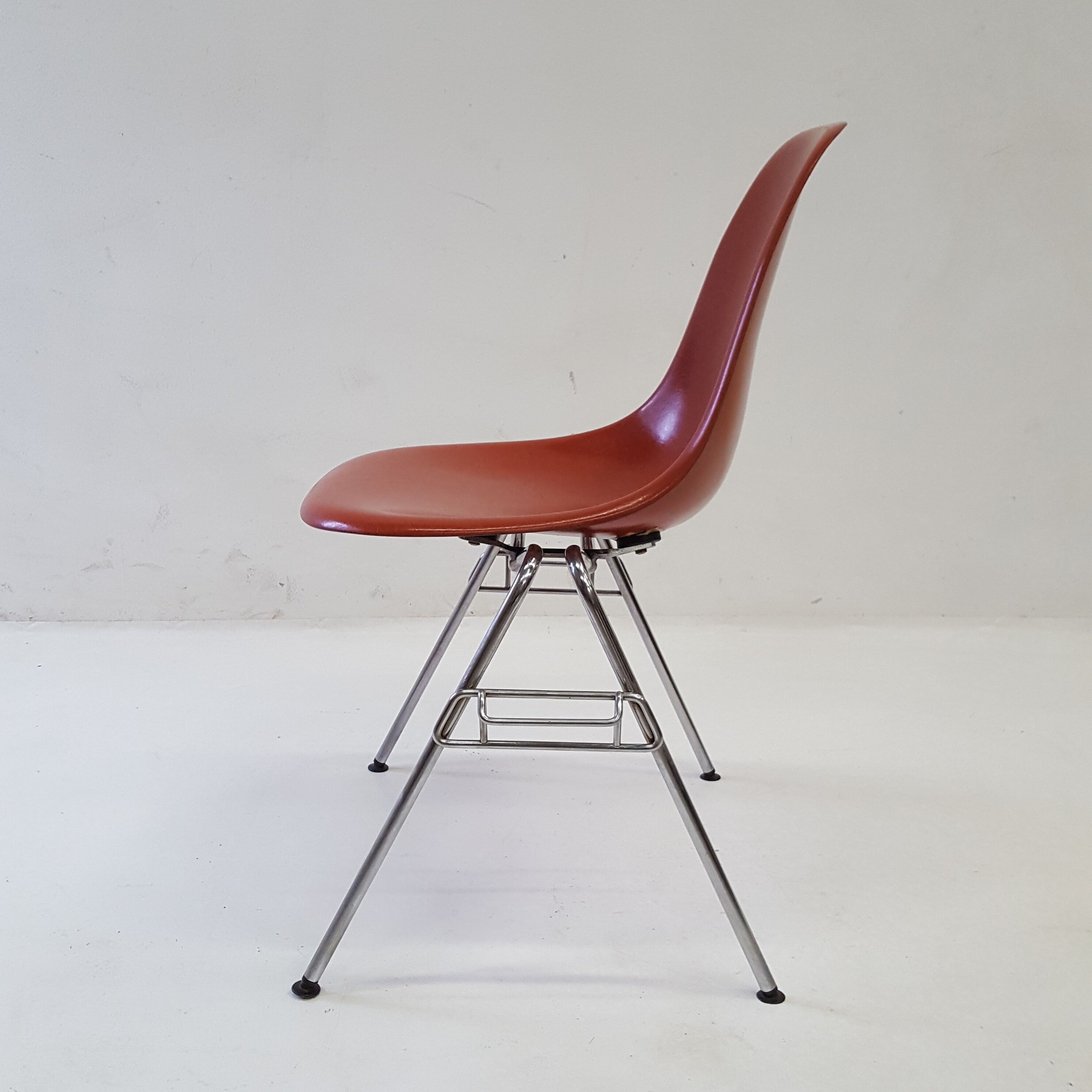 Chaise DSS de Ray Eames édition Herman Miller