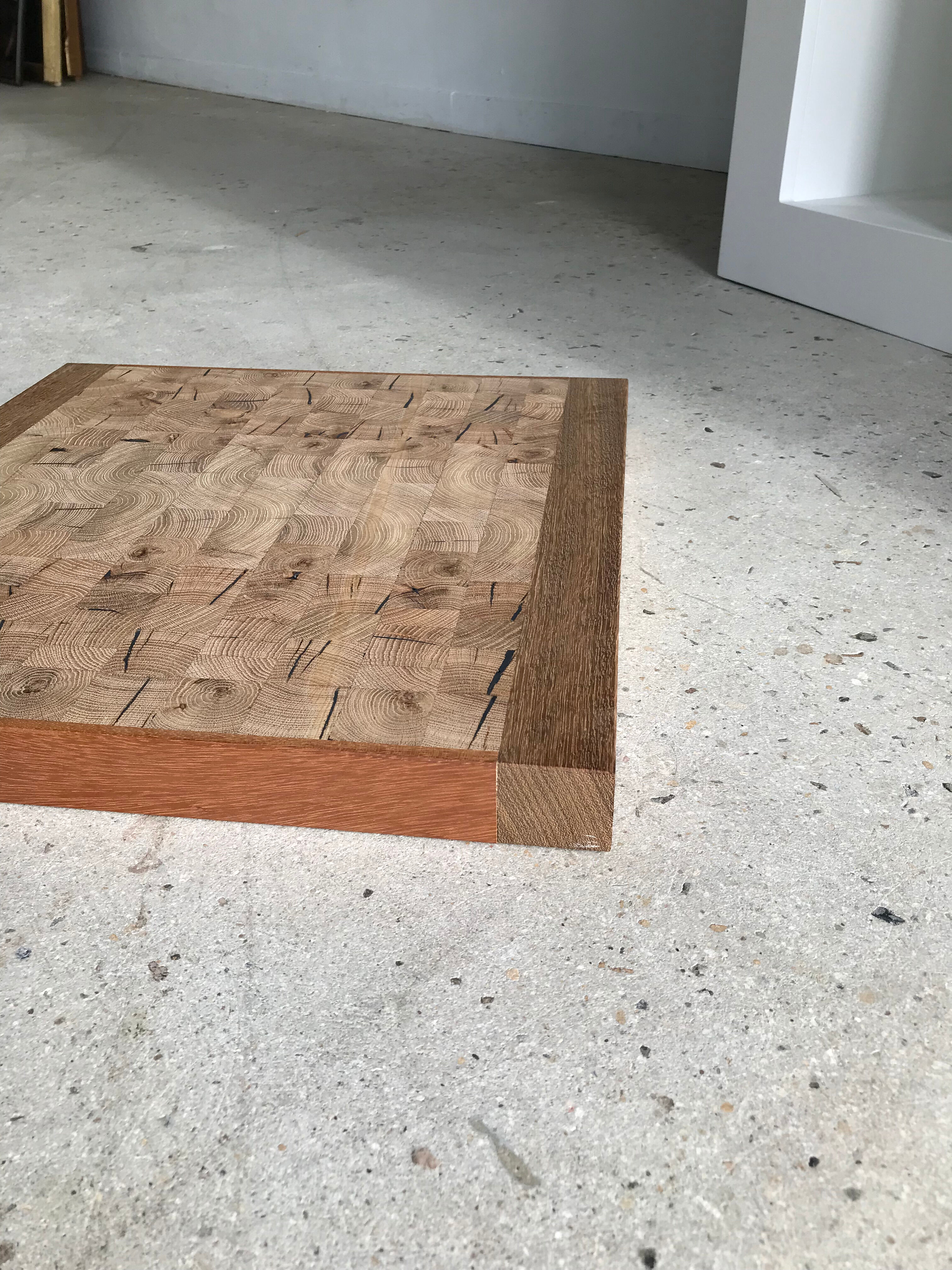 Decorative wooden top with checkerboard effect