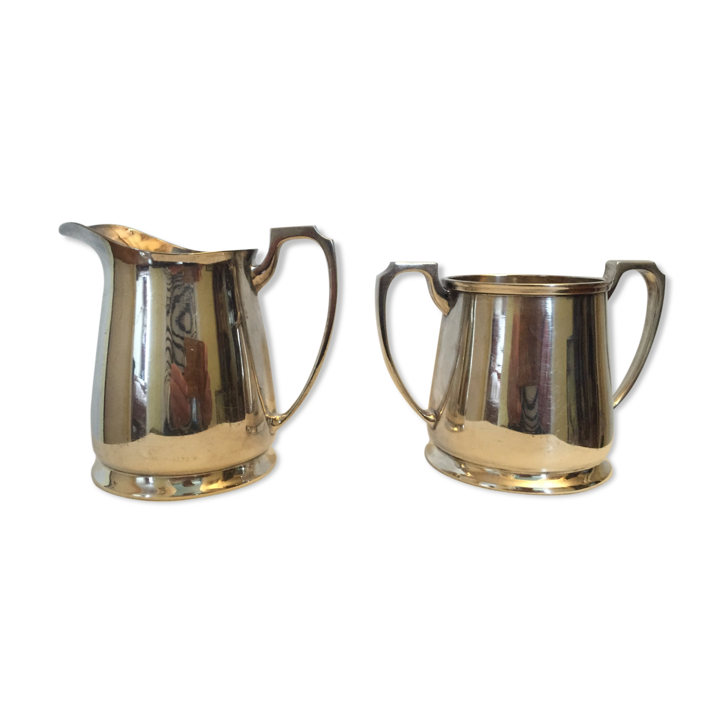 Silver metal milk pot and sugar