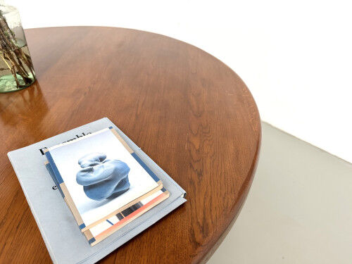 Brutalist round table in solid oak, 1960s.