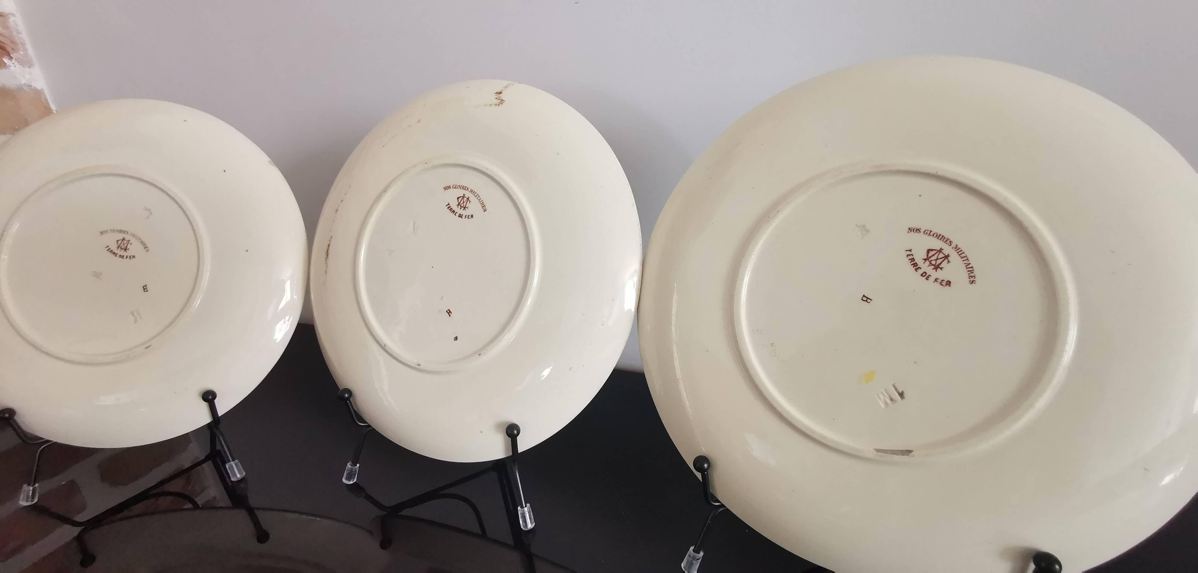 3 assiettes en faïence Creil et Montereau