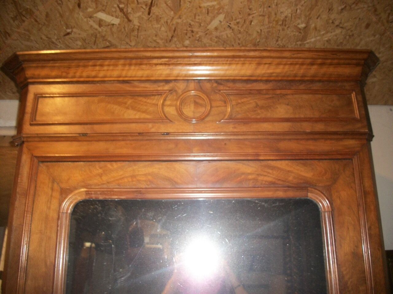 Bonnetière with mirror