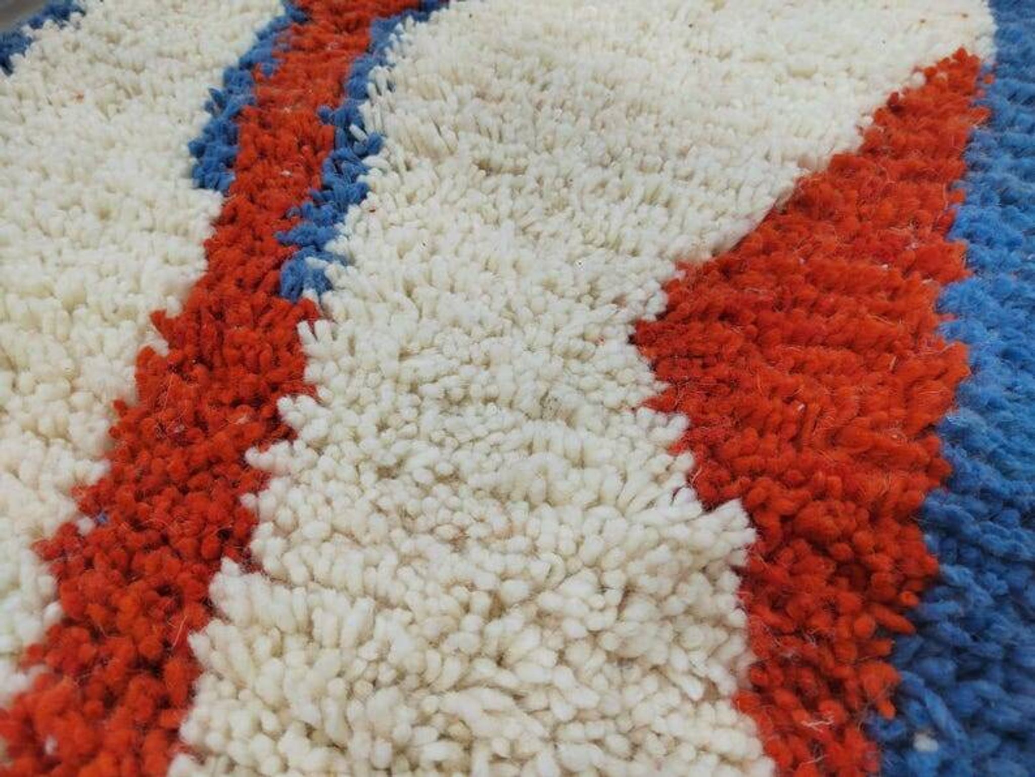Off-white Moroccan rug with colorful patterns, 200cm x 300cm