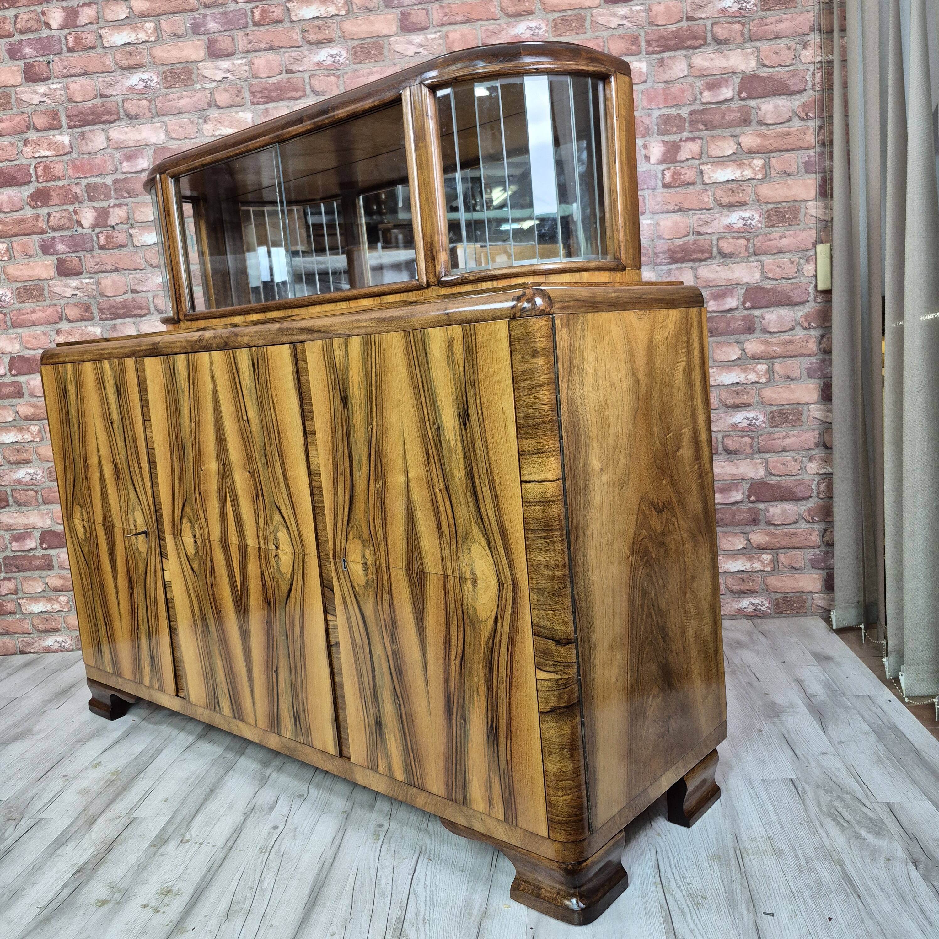 Exceptional Art Deco Walnut Sideboard with Slatted Glass Display - 1930s Fu