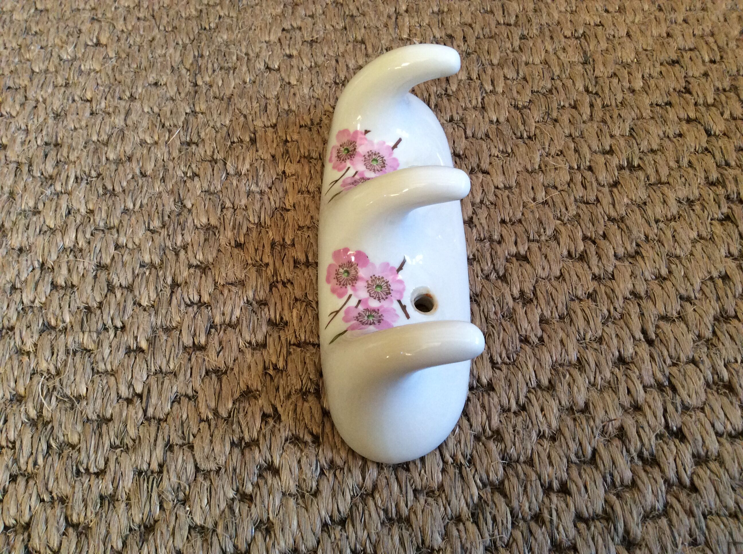 Patère en porcelaine