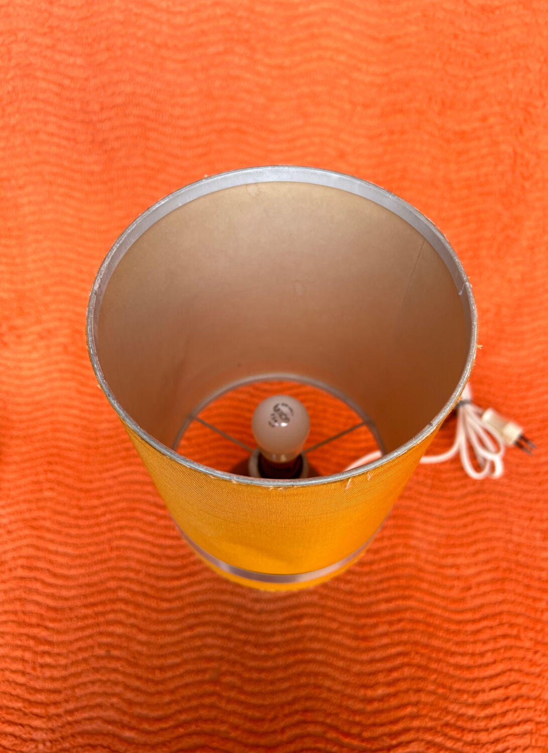 VINTAGE 1970 TABLE LAMP CHROME BASE & BROWN RESIN BALL SHADE