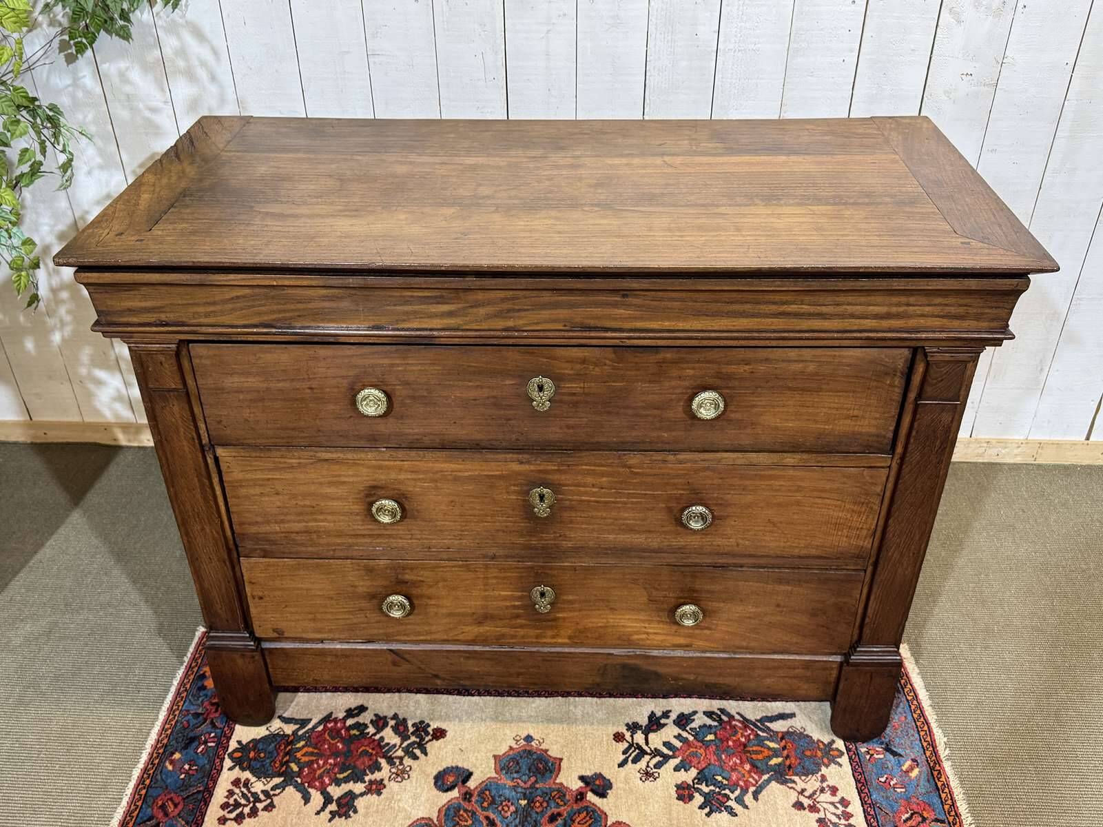 Commode Restauration 19ème en châtaigner