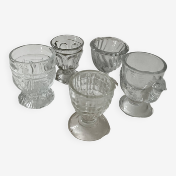 Ensemble de 5 anciens coquetiers en verre