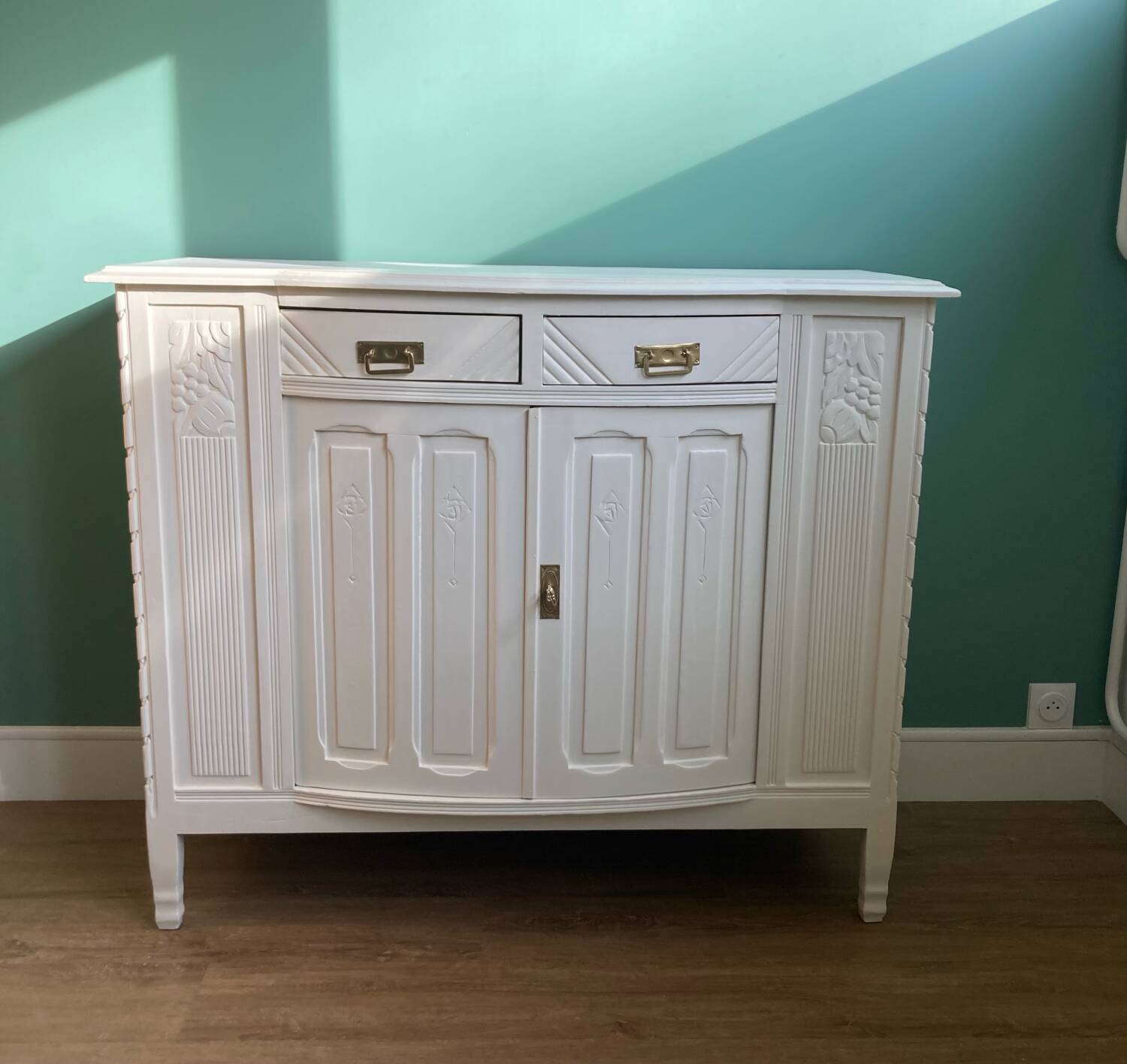 White Art Deco sideboard
