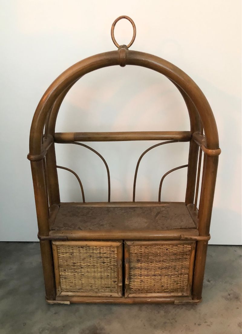 Wall doorp when you're on a rattan