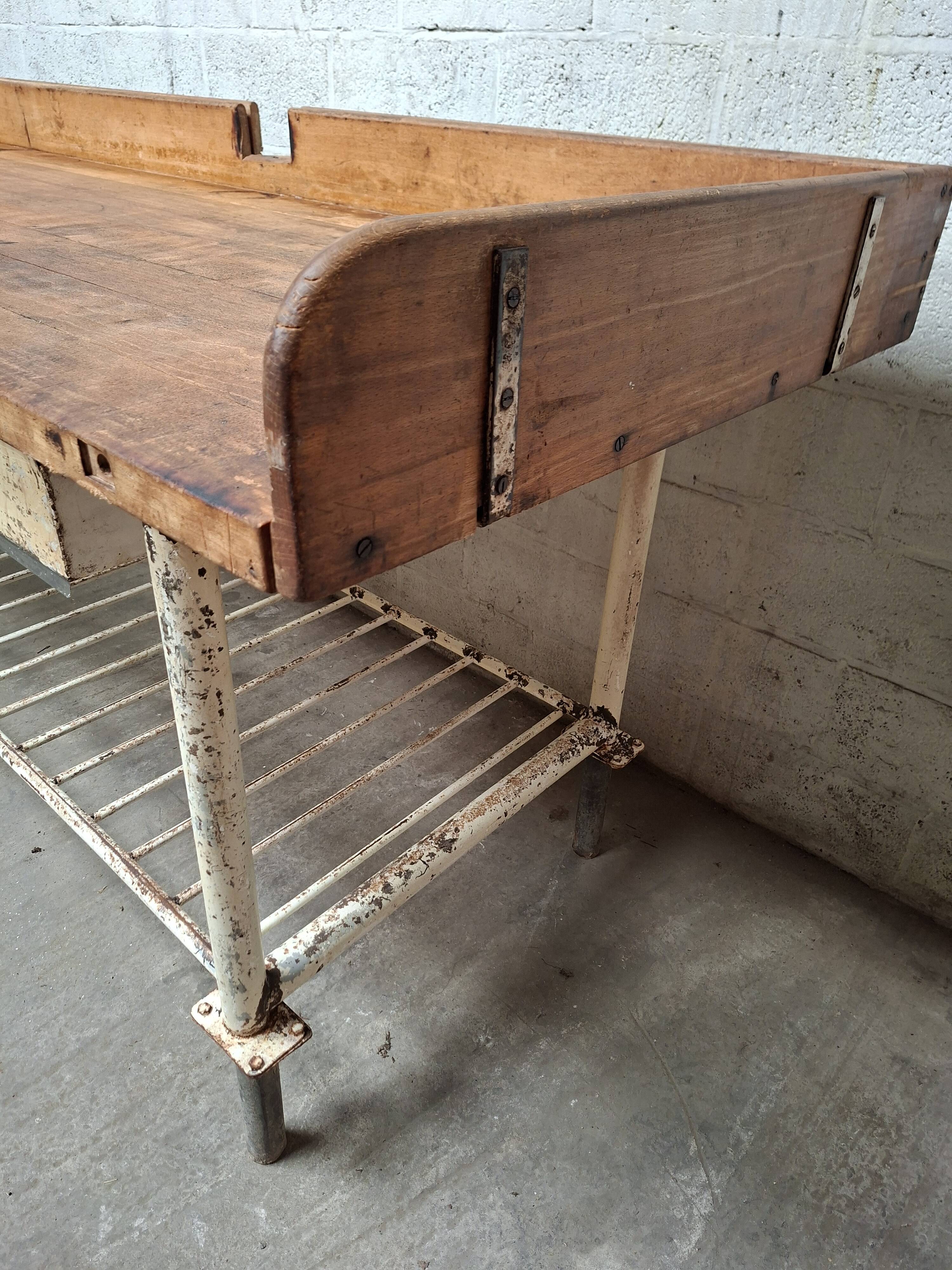 Baker's table | central island | industrial workbench